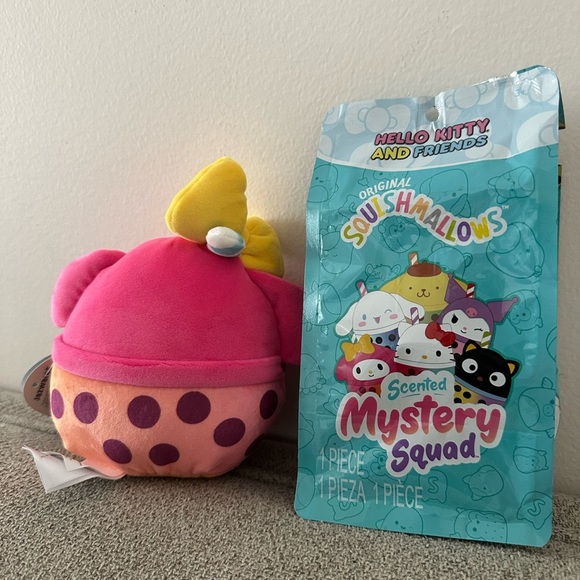 Nwt 5" My Melody Scented mystery squad squishmallow hello kitty - Picture 4 of 4